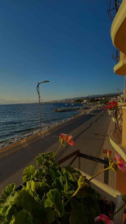 רג'יו די קאלאבריה Hotel La Lampara מראה חיצוני תמונה