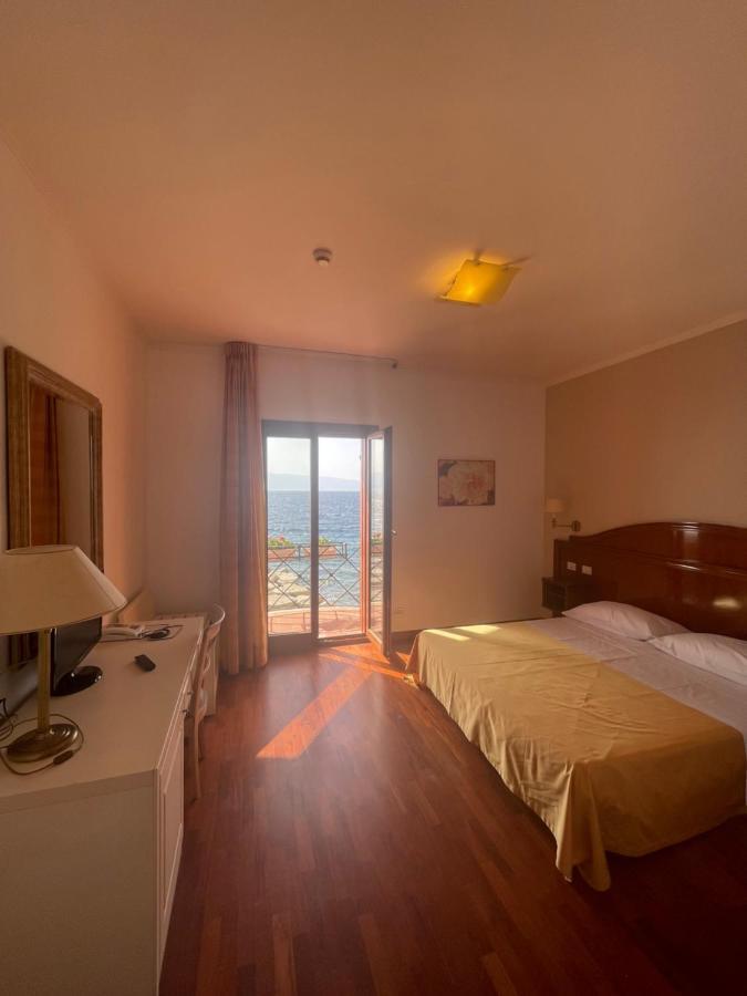 רג'יו די קאלאבריה Hotel La Lampara מראה חיצוני תמונה